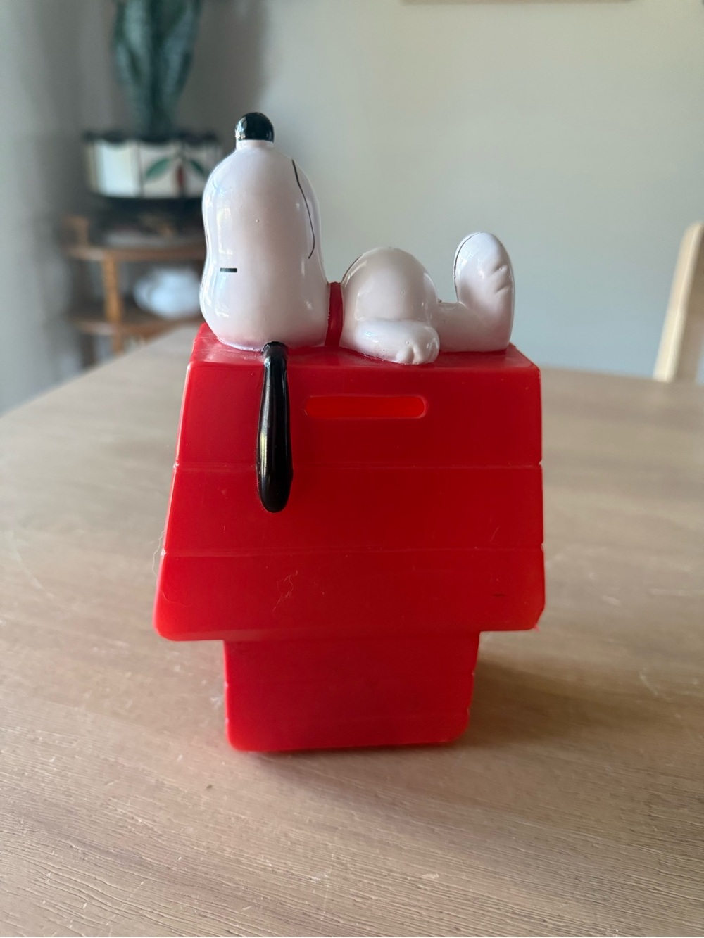 Vintage 1966 Peanuts Snoopy Dog House Plastic Bank MCM United Feature Syndicate